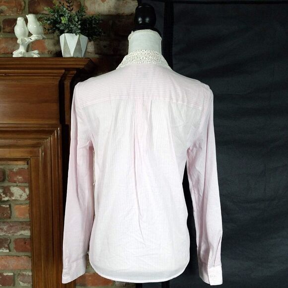 Court & Rowe Pale Pink Button Down With Crochet Lace Collar - Picture 2 of 6